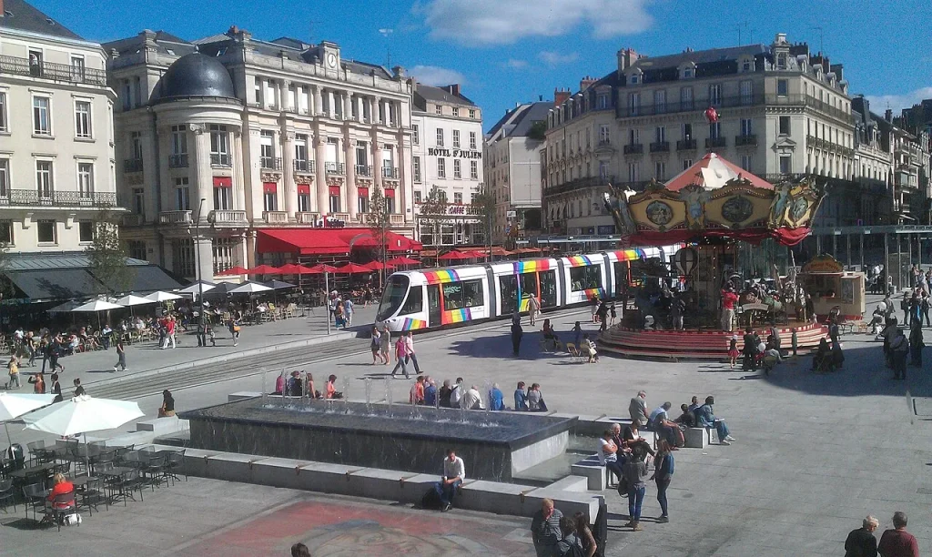 Photo de contexte : place du Ralliement à Angers.