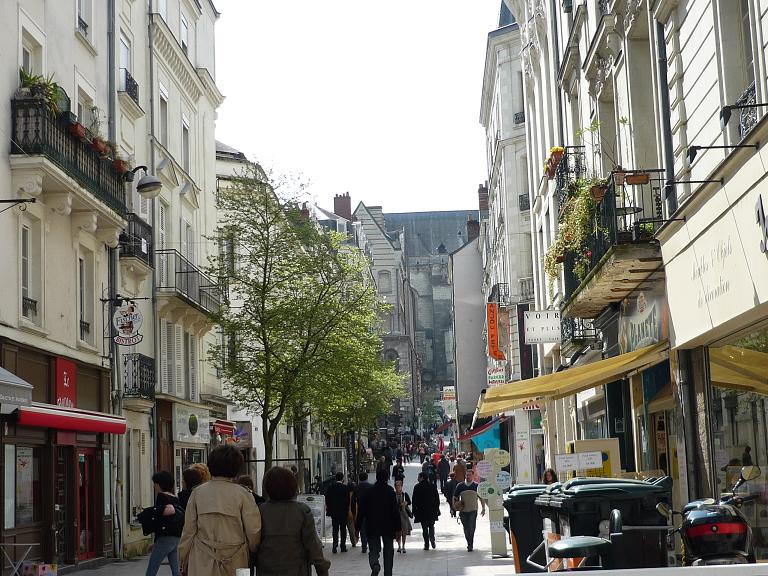 Photo de contexte : la rue Saint-Laud à Angers.